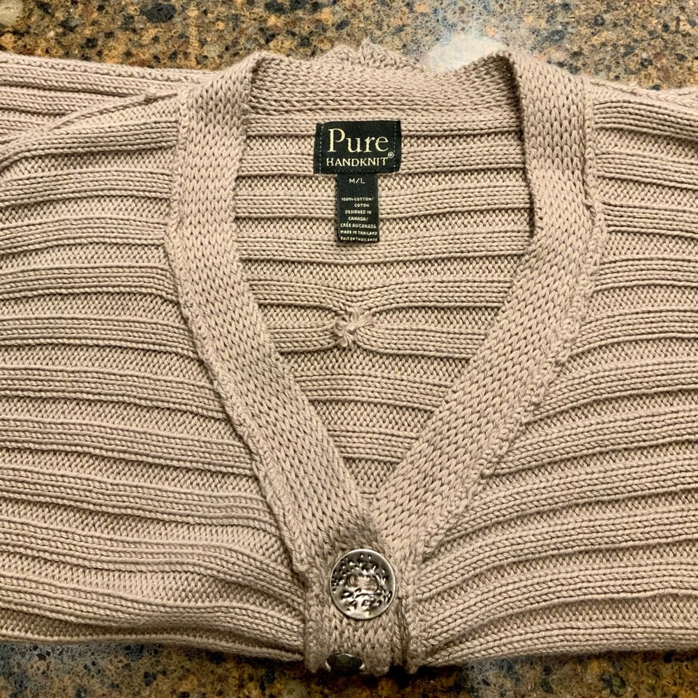 PURE hand knit sweater vest size M/L very unique buttons. Runs like a 1x - Picture 6 of 15